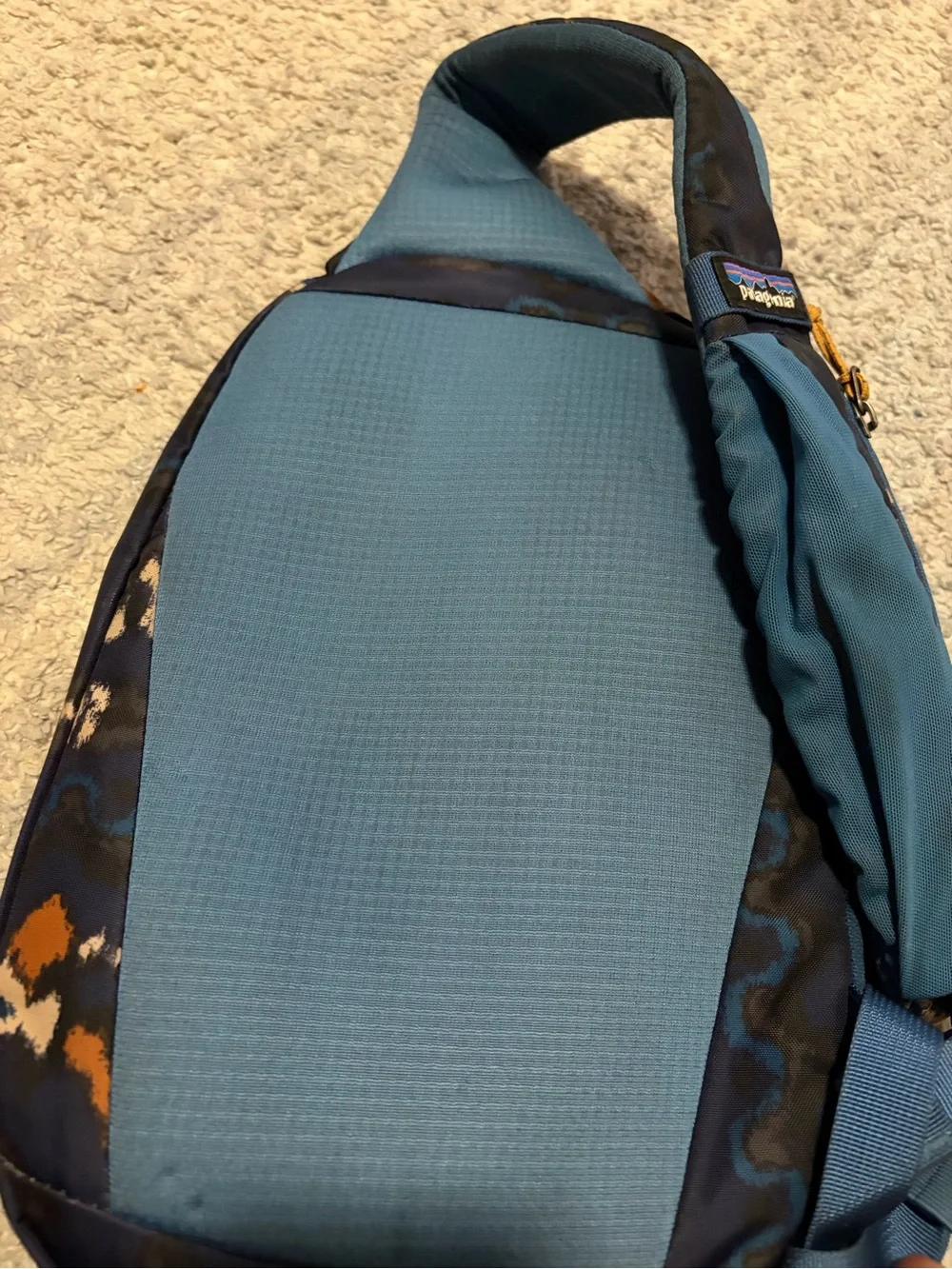 Patagonia Atom Sling 8L Bag Crossbody Backpack Blue Ikat Geo Print Hiking Travel